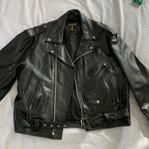 Unisex Black leather motorcycle jacket Size 46(Large/X-Large)